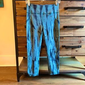 Lululemon Fast and Free High-Rise Crop. Size 6 teal tie-dye. Excellent condition